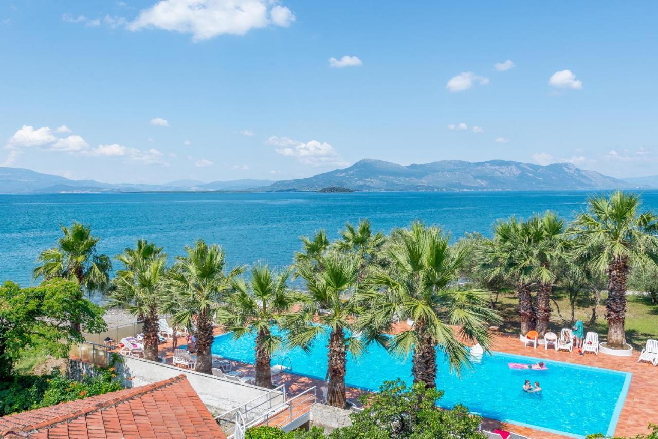 Hotel Sissy Kamena Vourla Buitenkant foto