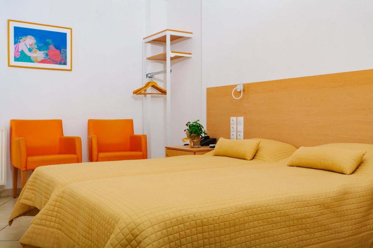 Hotel Sissy Kamena Vourla Buitenkant foto