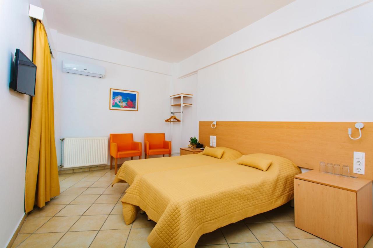 Hotel Sissy Kamena Vourla Buitenkant foto