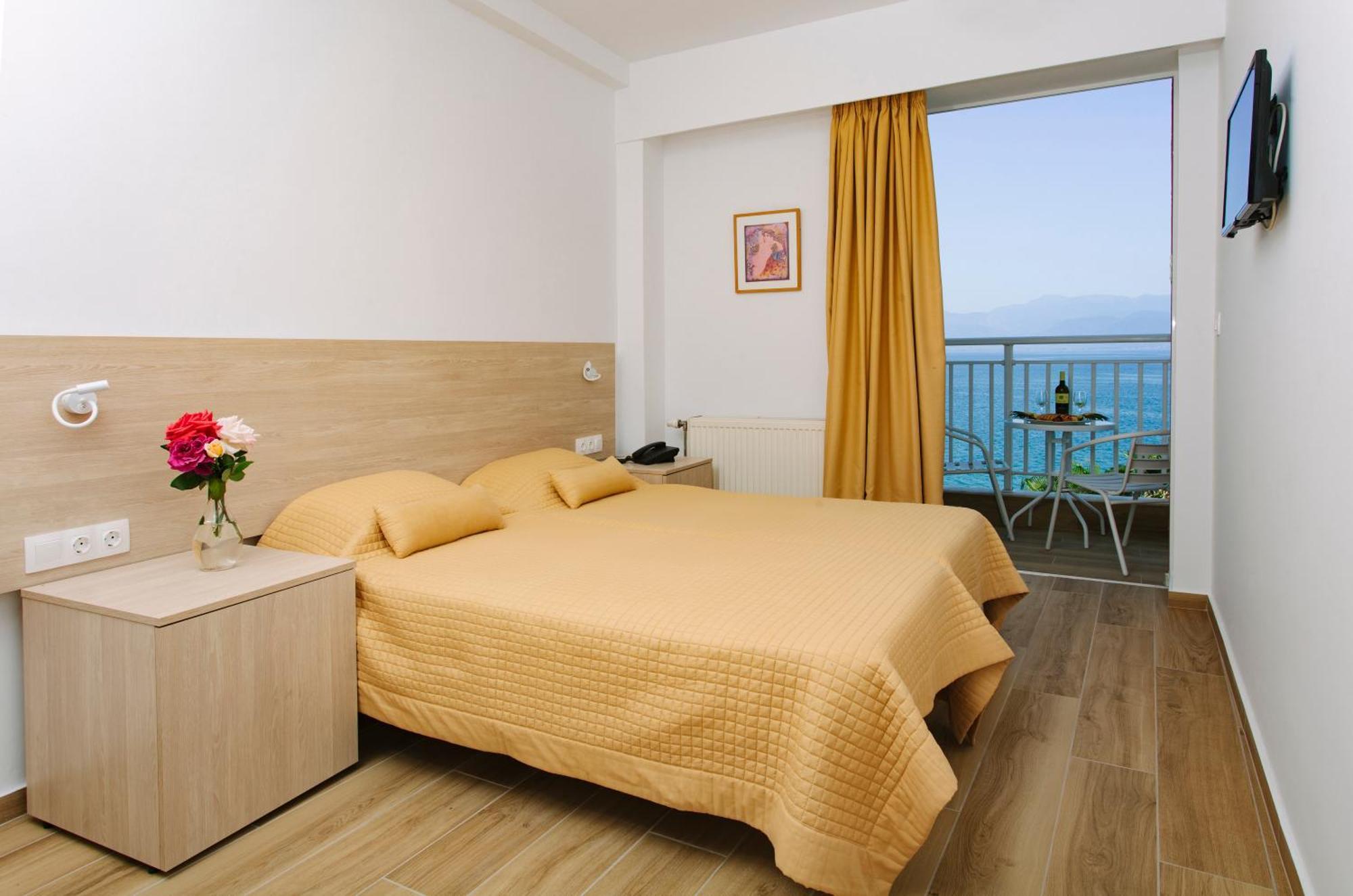 Hotel Sissy Kamena Vourla Buitenkant foto