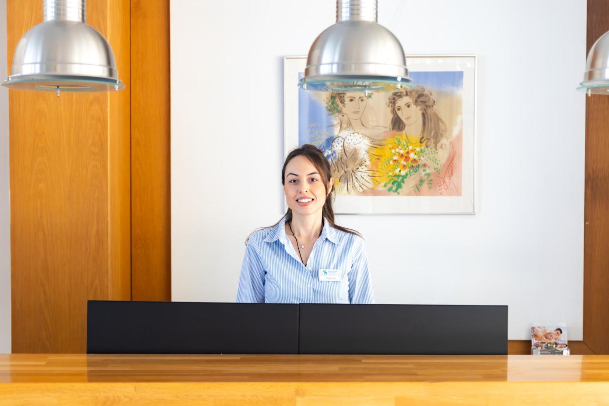 Hotel Sissy Kamena Vourla Buitenkant foto
